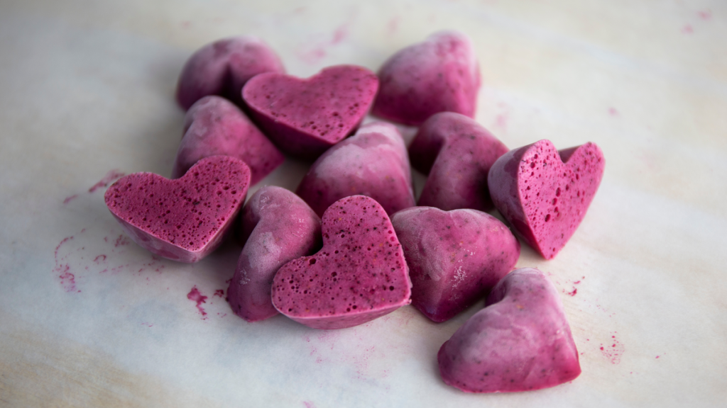 Eiskonfekt aus Himbeeren