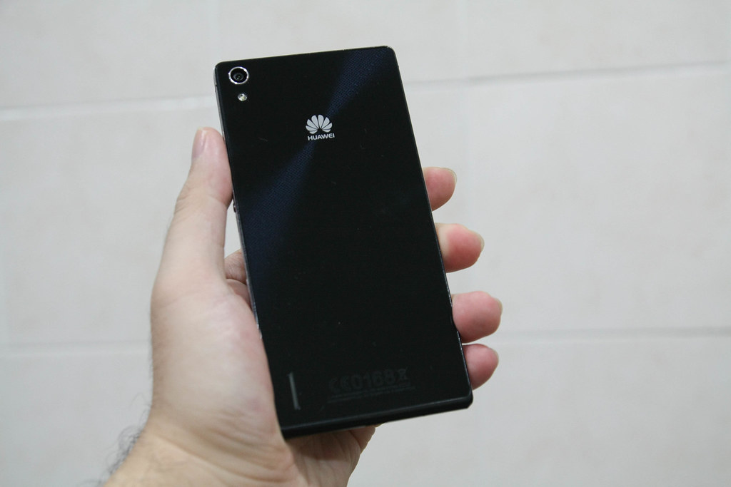 Huawei Ascend P7 back