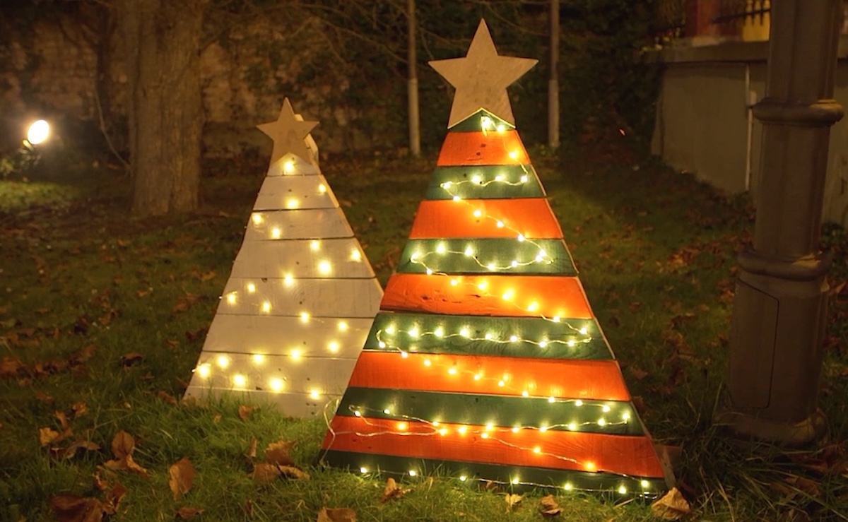 Weihnachtsbaum draußen 