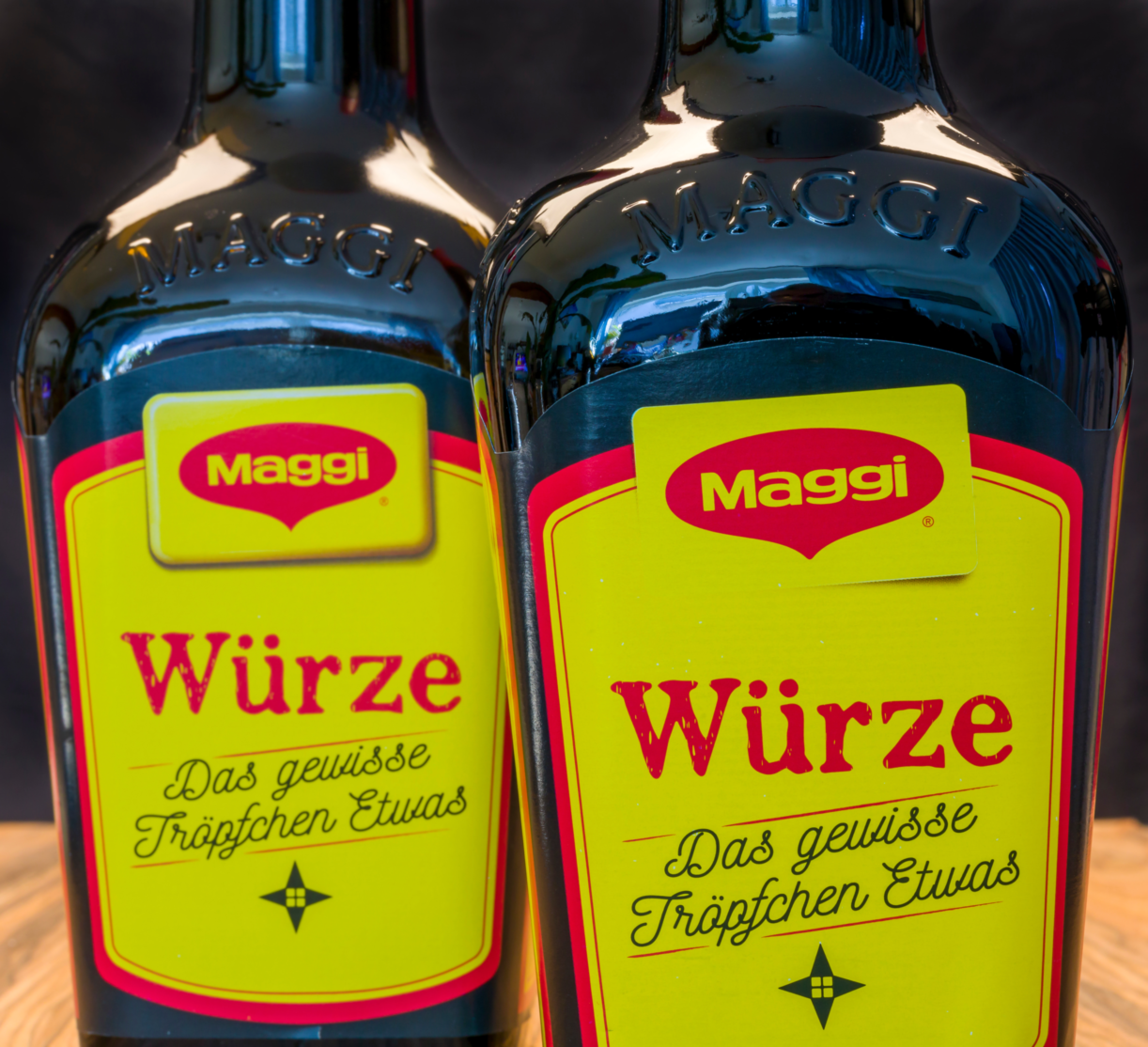 Zwei Flaschen Maggi-Würze. Wenn es im Wald nach Maggi riecht, ist Gefahr im Verzug.