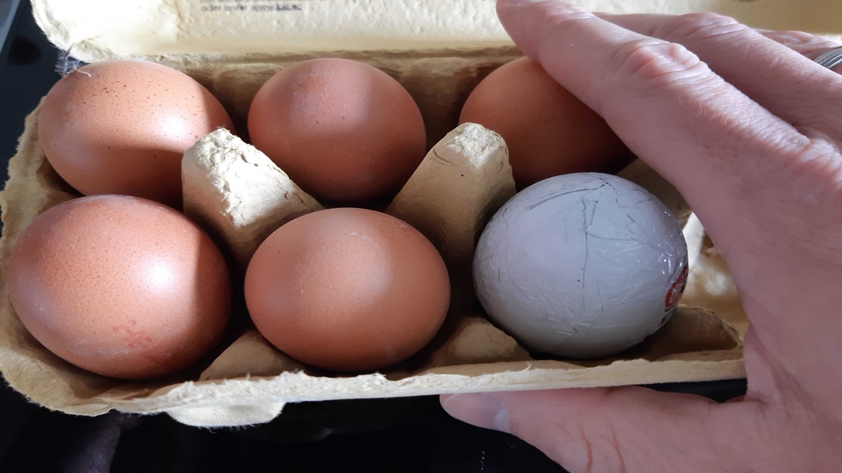 Warum Kassierer im Supermarkt den Eierkarton öffnen.