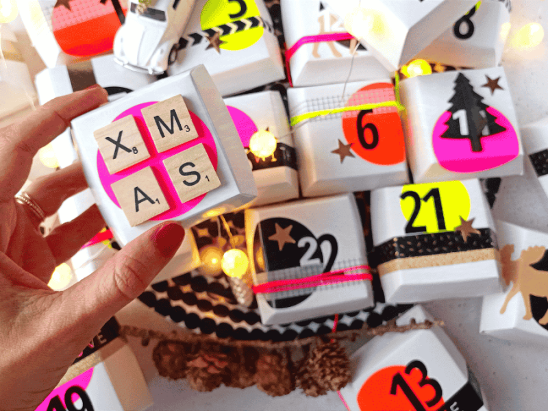 Selbst gemachter Adventskalender aus Burger-Boxen.