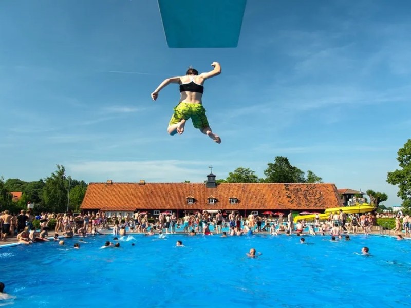 Baderegeln: Diese 15 Tipps für das richtige Verhalten am Wasser können Leben retten