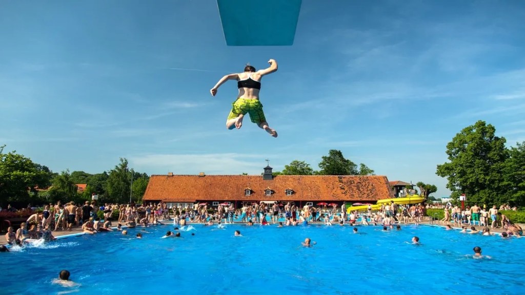Baderegeln: Diese 15 Tipps für das richtige Verhalten am Wasser können Leben retten