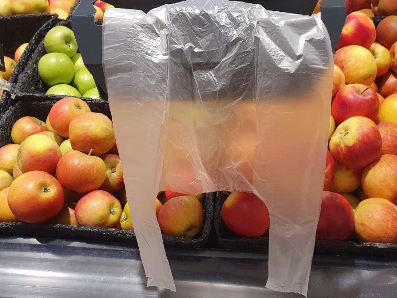 Knotenbeutel im Supermarkt